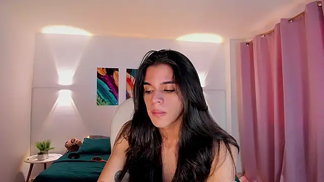 Snapshot of NoahCasstro chatting on December 6, 10:30 pm NoahCasstro online show from December 6, 10:30 pm