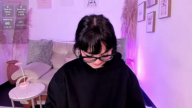 Sweet Namii online show from September 27, 7:30 pm