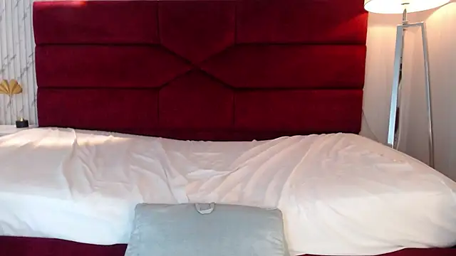 Snapshot of sara_saenz99 chatting on February 4, 10:34 pm sara saenz99 online show from February 4, 10:34 pm