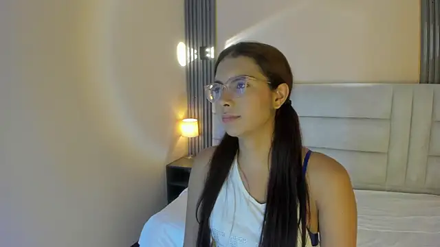 sara saenz99 online show from October 19, 7:58 pm