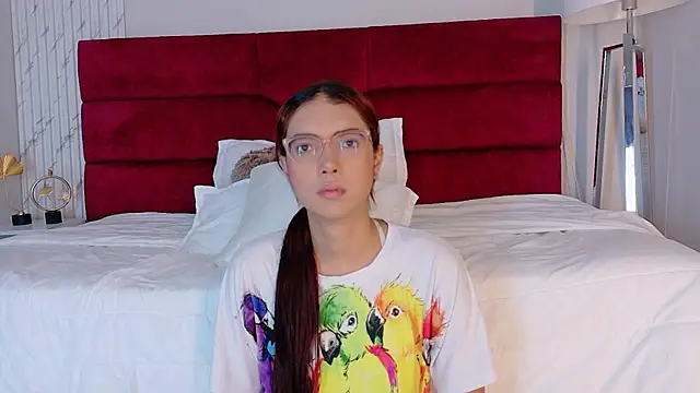 sara saenz99 online show from December 2, 7:09 pm