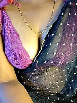 Snapshot of VR_here_4U chatting on February 18, 3:52 pm VR here 4U online show from February 18, 3:52 pm