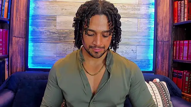 Snapshot of MikeEstevess chatting on February 16, 2:31 am MikeEstevess online show from February 16, 2:31 am