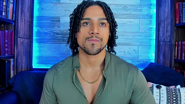 Snapshot of MikeEstevess chatting on February 16, 8:43 am MikeEstevess online show from February 16, 8:43 am