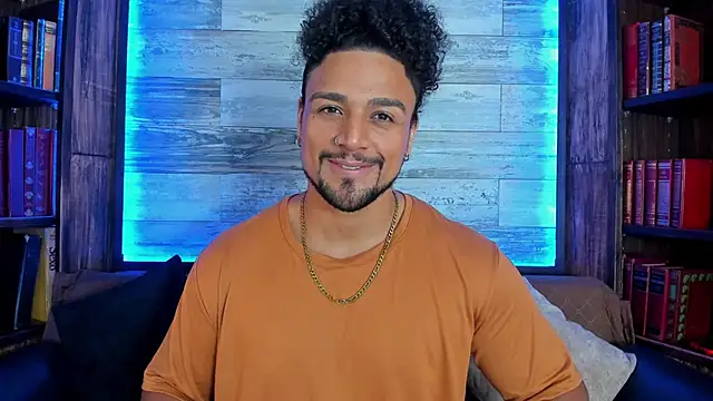 Snapshot of MikeEstevess chatting on March 7, 2:15 am MikeEstevess online show from March 7, 2:15 am