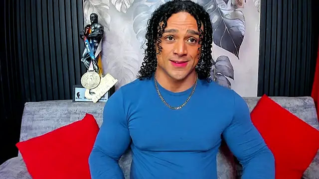 Snapshot of MikeEstevess chatting on October 4, 6:22 am MikeEstevess online show from October 4, 6:22 am