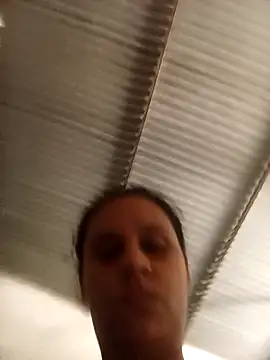 Snapshot of Andreita_95 chatting on November 15, 2:46 pm Andreita 95 online show from November 15, 2:46 pm