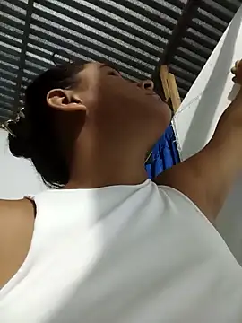 Snapshot of Andreita_95 chatting on December 2, 2:39 am Andreita 95 online show from December 2, 2:39 am