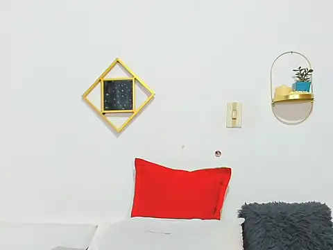 Snapshot of AnahiSmitth chatting on February 16, 11:49 am AnahiSmitth online show from February 16, 11:49 am