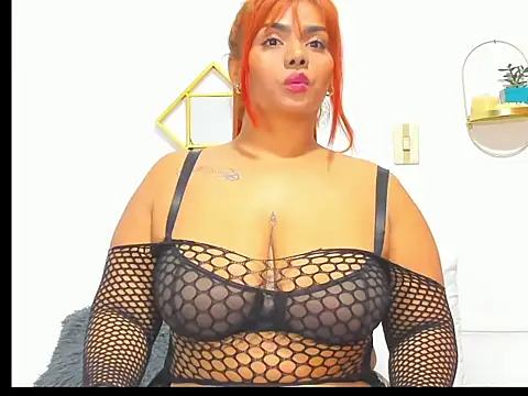 Snapshot of AnahiSmitth chatting on February 17, 12:10 am AnahiSmitth online show from February 17, 12:10 am