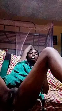 Snapshot of hOT-SHANNEL chatting on December 18, 2:32 am hOT-SHANNEL online show from December 18, 2:32 am