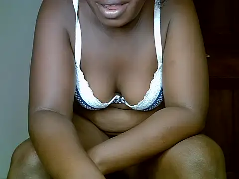 Snapshot of SWEETRENNE_ chatting on March 23, 12:36 am SWEETRENNE online show from March 23, 12:36 am