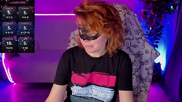 Sexy-Housewife online show from January 7, 4:05 pm