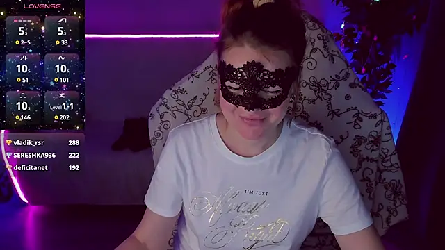 Sexy-Housewife online show from January 11, 10:18 pm