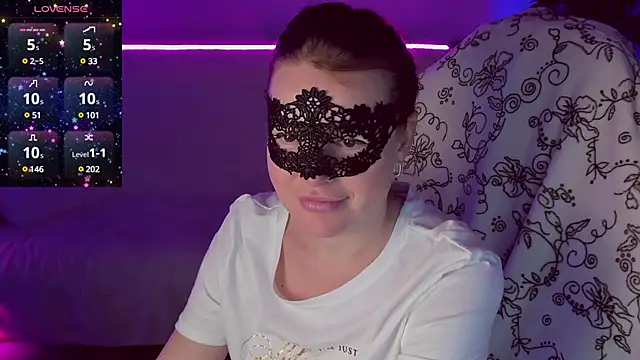 Sexy-Housewife online show from January 18, 6:45 am