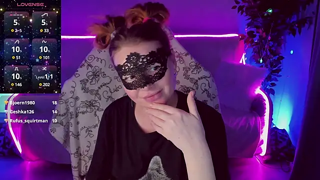 Sexy-Housewife online show from January 26, 11:29 pm