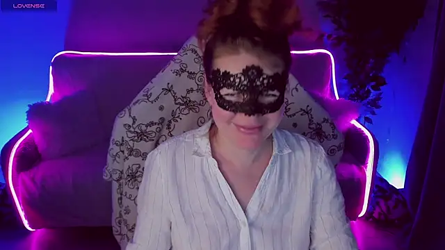Sexy-Housewife online show from March 6, 12:52 pm