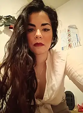 Snapshot of Saturnia_Yvonne chatting on February 27, 10:31 pm Saturnia Yvonne online show from February 27, 10:31 pm