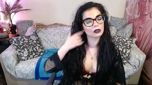 Snapshot of Saturnia_Yvonne chatting on October 7, 2:47 pm Saturnia Yvonne online show from October 7, 2:47 pm