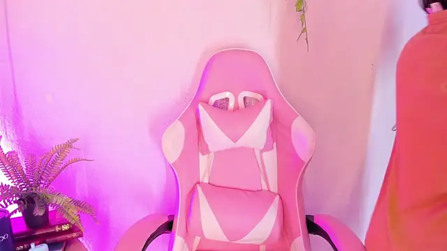 cherry chel online show from February 18, 10:05 am