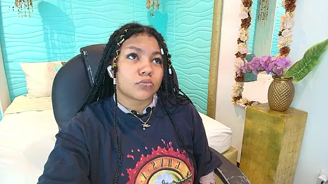 Snapshot of cherry_chel chatting on March 19, 8:24 pm cherry chel online show from March 19, 8:24 pm