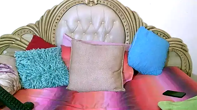 DIRTYTALKINQUEEN online show from December 4, 5:33 pm