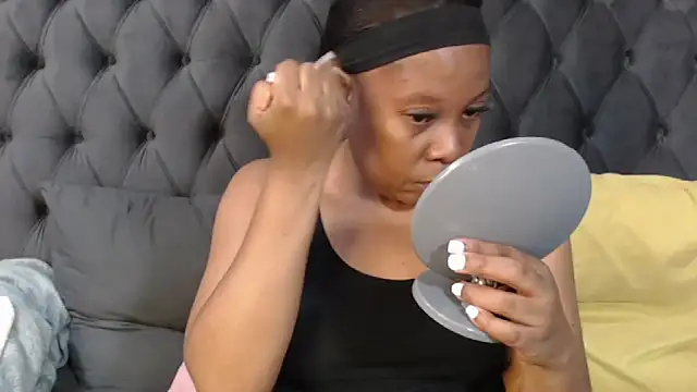 DIRTYTALKINQUEEN online show from November 14, 11:20 am