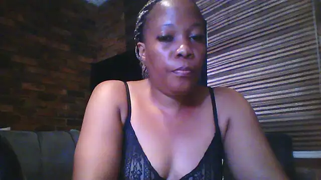 DIRTYTALKINQUEEN online show from January 16, 6:50 am