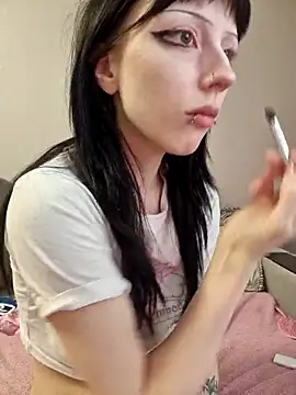 Snapshot of _Alice_0-0 chatting on May 3, 5:46 am Alice 0-0 online show from May 3, 5:46 am