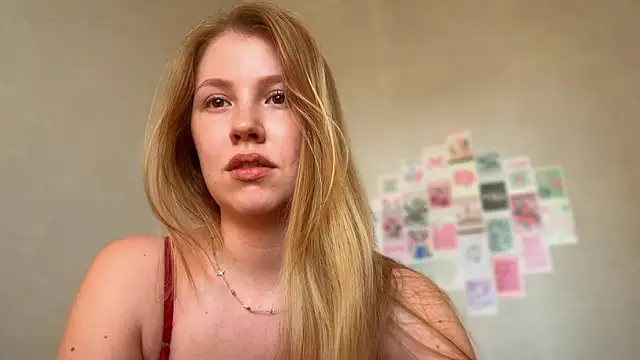 Snapshot of HoneyAudrey chatting on July 8, 2:16 am HoneyAudrey online show from July 8, 2:16 am