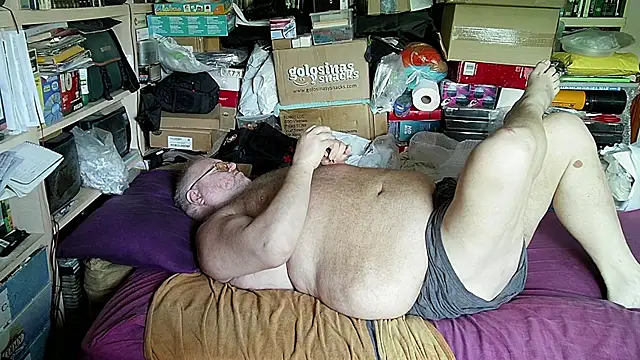 hadeszeuss2 online show from October 8, 1:31 pm