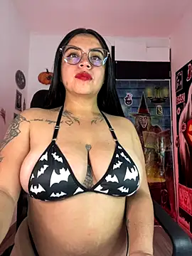 Devilsweet17 online show from November 1, 12:45 am