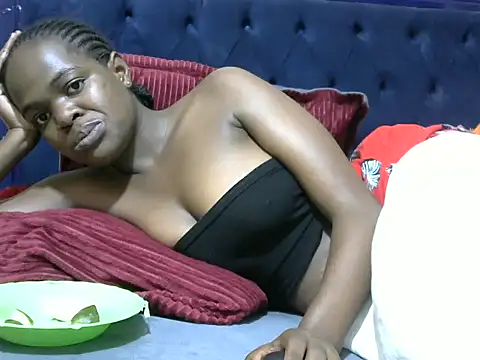 Snapshot of Creamy_dolly chatting on December 2, 8:08 am Creamy dolly online show from December 2, 8:08 am