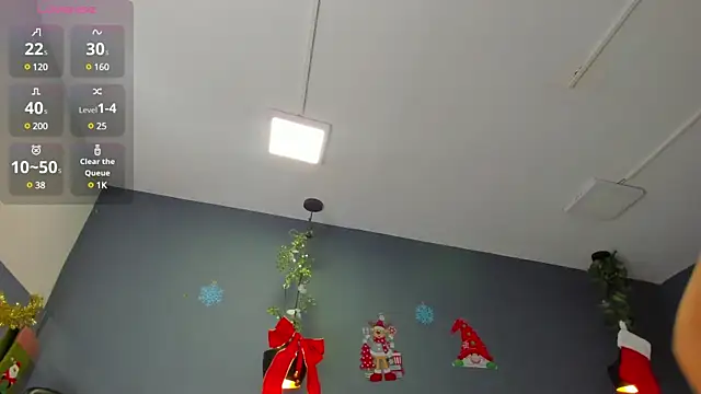 Hannah Miller   online show from December 24, 11:17 am