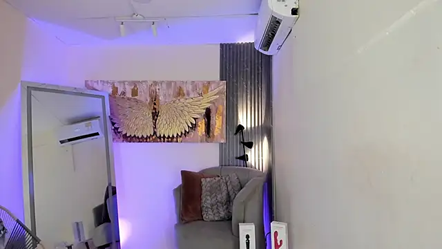 emma alice  online show from January 15, 6:08 pm