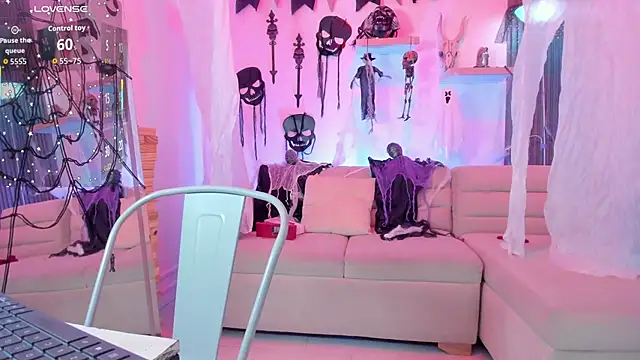 emma alice  online show from October 18, 12:06 pm