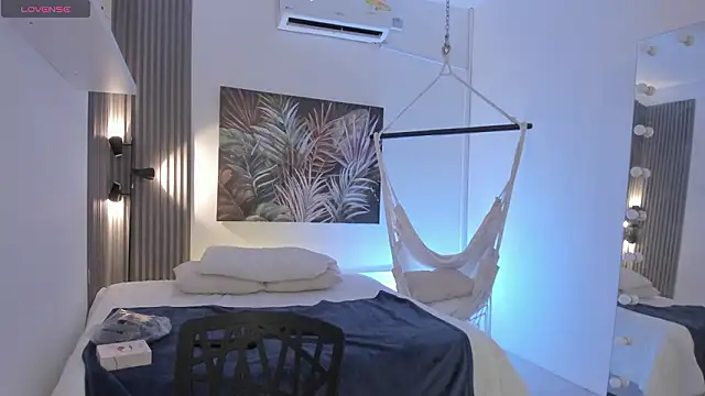 emma alice  online show from March 12, 11:16 am