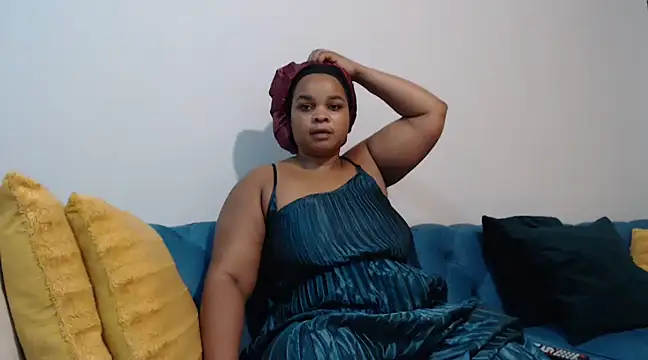 NaughtyKelly28 online show from January 18, 7:07 am
