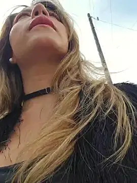 Karen San Miguel online show from October 16, 7:15 pm