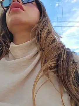 Karen San Miguel online show from March 11, 7:20 pm