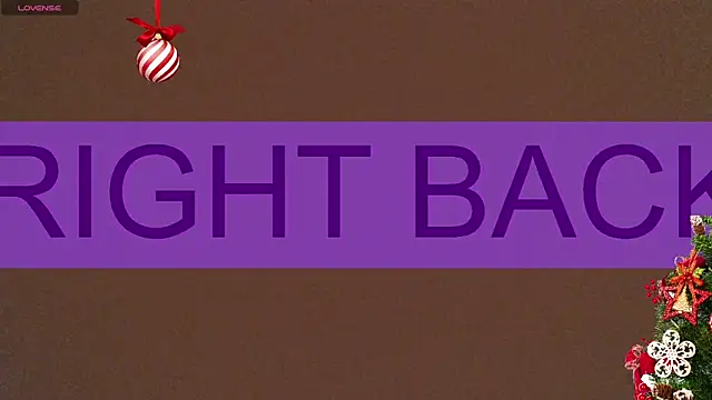 Snapshot of UniversitygirlQS chatting on December 21, 10:28 am UniversitygirlQS online show from December 21, 10:28 am