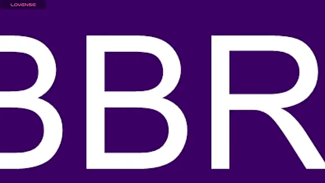 Snapshot of UniversitygirlQS chatting on December 27, 7:40 am UniversitygirlQS online show from December 27, 7:40 am