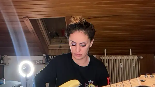 Snapshot of JeSuisUnTapin chatting on October 11, 11:47 pm JeSuisUnTapin online show from October 11, 11:47 pm