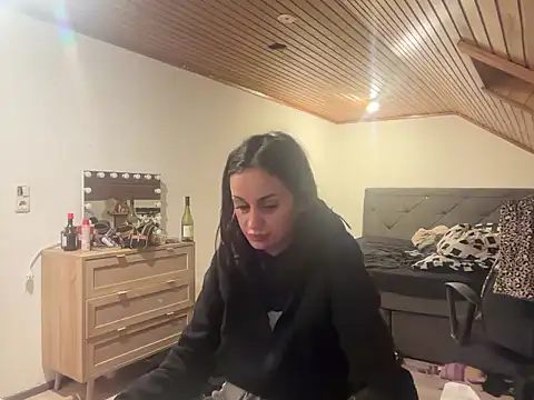 Snapshot of JeSuisUnTapin chatting on December 2, 7:42 pm JeSuisUnTapin online show from December 2, 7:42 pm