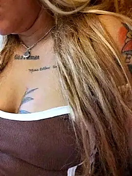 Snapshot of perolaar chatting on March 25, 1:06 pm perolaar online show from March 25, 1:06 pm