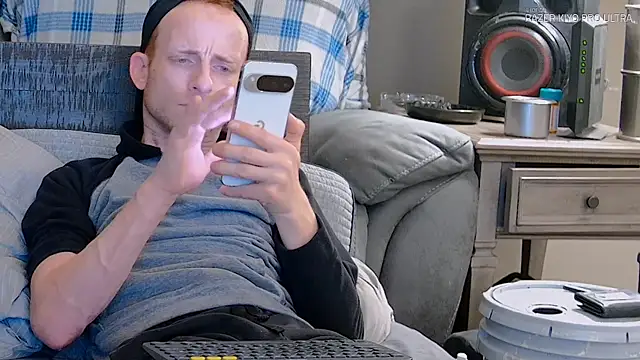 Snapshot of Dilldough405 chatting on March 1, 10:06 am Dilldough405 online show from March 1, 10:06 am