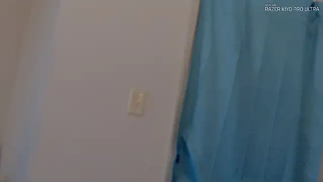 Snapshot of Dilldough405 chatting on March 15, 6:52 am Dilldough405 online show from March 15, 6:52 am