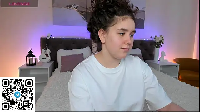 Ariella Sol online show from January 28, 4:18 am