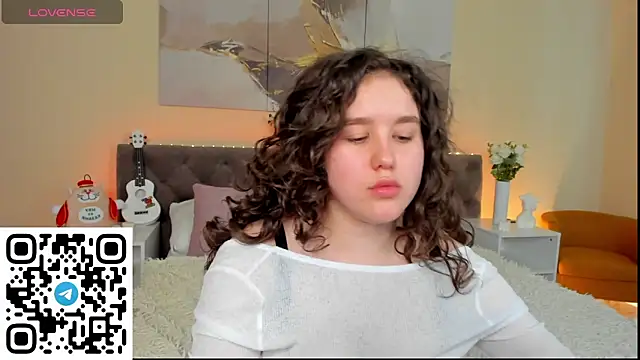 Ariella Sol online show from February 6, 7:13 am