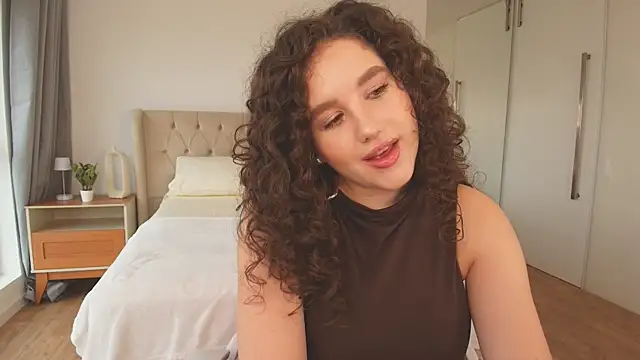 Ariella Sol online show from February 5, 7:18 pm